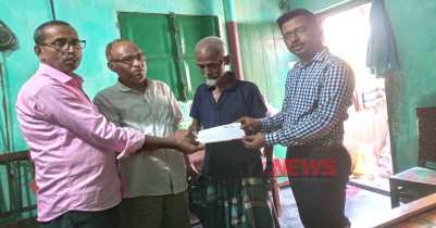 অসহায় প্রাথমিক শিক্ষকের পাশে কমলগঞ্জের ইউএনও
