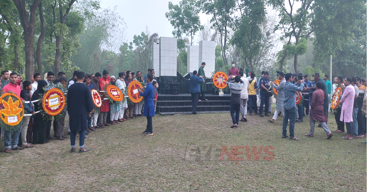 স্বাধীনতা দিবসে শহীদদের স্মরণে পুষ্পস্তবক অর্পণ। ছবি- আই নিউজ স্বাধীনতা দিবসে শহীদদের স্মরণে পুষ্পস্তবক অর্পণ। ছবি- আই নিউজ