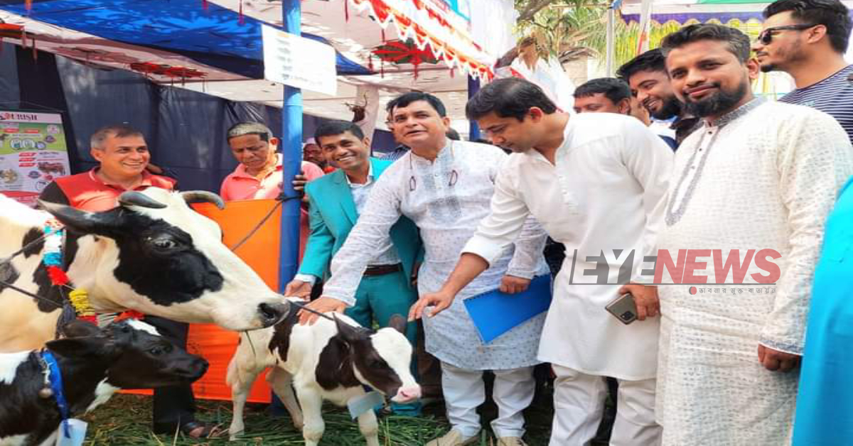 প্রদর্শনীতে প্রধান অতিথি ছিলেন উপজেলা পরিষদের চেয়ারম্যান ভানু লাল রায়। ছবি- আই নিউজ