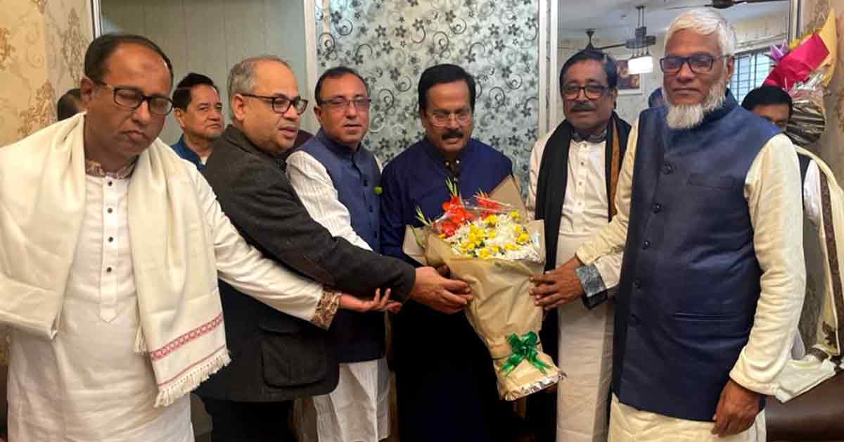 জাহাঙ্গীর কবির নানককে মৌলভীবাজার আ. লীগ নেতৃবৃন্দের ফুলেল শুভেচ্ছ। ছবি : আই নিউজ