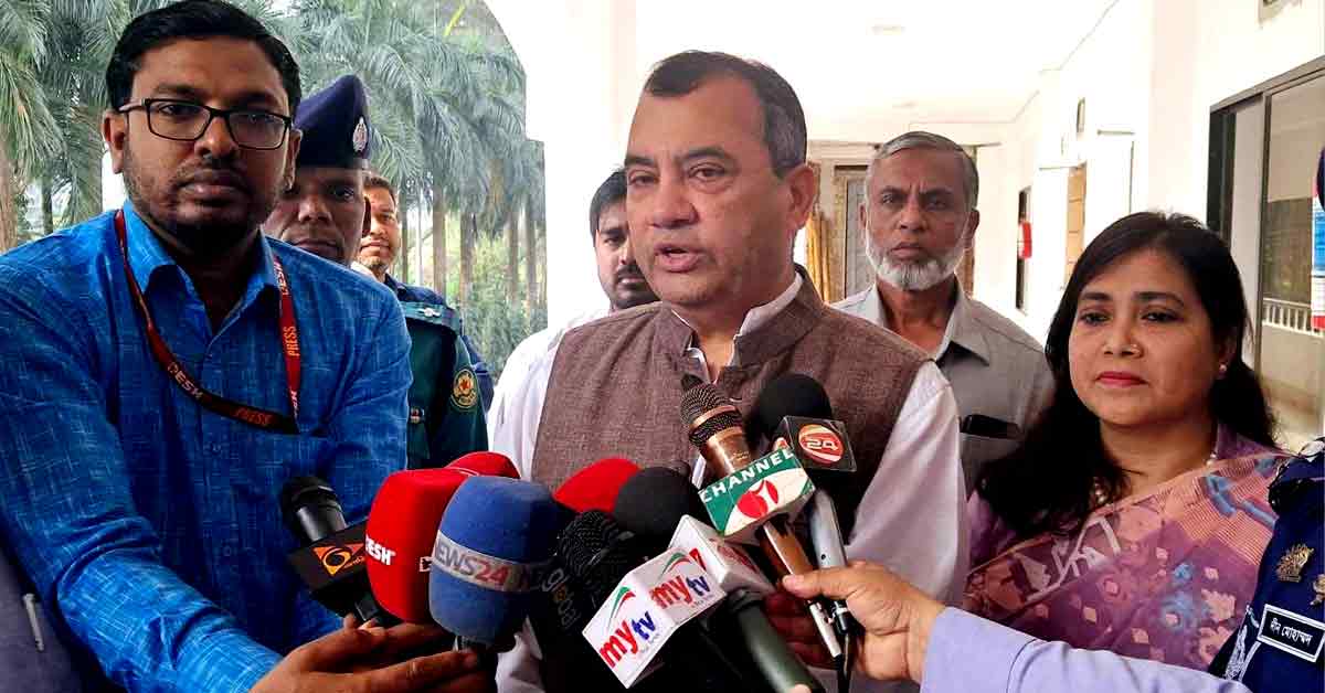 গণমাধ্যম কর্মীদের পরিবেশ মন্ত্রী সাবের হোসেন চৌধুরী গণমাধ্যম কর্মীদের পরিবেশ মন্ত্রী সাবের হোসেন চৌধুরী