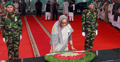 ছয় দফা দিবসে বঙ্গবন্ধুর প্রতিকৃতিতে প্রধানমন্ত্রীর শ্রদ্ধা নিবেদন
