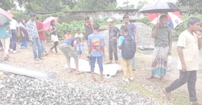 বালুবাহী ট্রাক্টর উল্টে প্রাণ গেল বাক প্রতিবন্ধী শ্রমিকের  