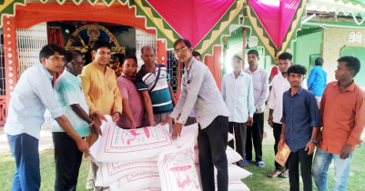 কমলগঞ্জে চা বাগানের পূজা মন্ডপগুলোতে ১ বস্তা করে ডাল উপহার কমলগঞ্জে চা বাগানের পূজা মন্ডপগুলোতে ১ বস্তা করে ডাল উপহার