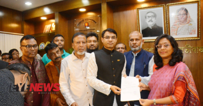 মৌলভীবাজার মনোনয়ন পত্র জমা দিলেন জিল্লুর রহমান 