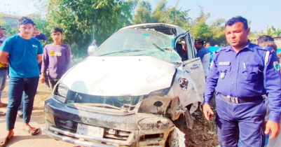 কুলাউরায় মাইক্রোবাসে ট্রেনের ধাক্কা, ৪ যাত্রী আহত কুলাউরায় মাইক্রোবাসে ট্রেনের ধাক্কা, ৪ যাত্রী আহত