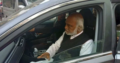 ছাড়া পেলেন কালো পতাকা মিছিল থেকে আটক মঈন খান ছাড়া পেলেন কালো পতাকা মিছিল থেকে আটক মঈন খান