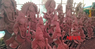 শ্রীমঙ্গলে চলছে সরস্বতী প্রতিমা তৈরির শেষ মুহূর্তের প্রস্তুতি শ্রীমঙ্গলে চলছে সরস্বতী প্রতিমা তৈরির শেষ মুহূর্তের প্রস্তুতি