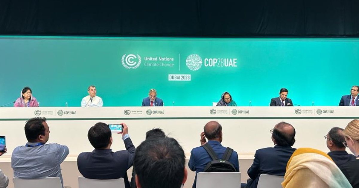 সংযুক্ত আরব আমিরাতের দুবাইতে COP28-এ বাংলাদেশ প্রতিনিধিদলের প্রেস ব্রিফিং সংযুক্ত আরব আমিরাতের দুবাইতে COP28-এ বাংলাদেশ প্রতিনিধিদলের প্রেস ব্রিফিং