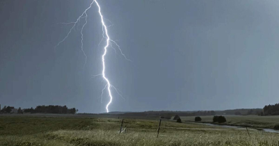 Lightning k i l l s three in Sunamganj