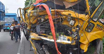 Truck-pickup collision in Sylhet: At least 15 k i l le d