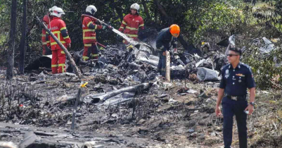 At least 10 dead in Malaysia after plane crashes