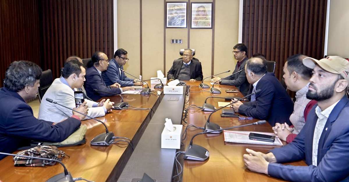 বুধবার (১৭ জানুয়ারি) দুপুরে সচিবালয়ে অর্থ মন্ত্রণালয়ের সভাকক্ষে মতবিনিময় সভা।