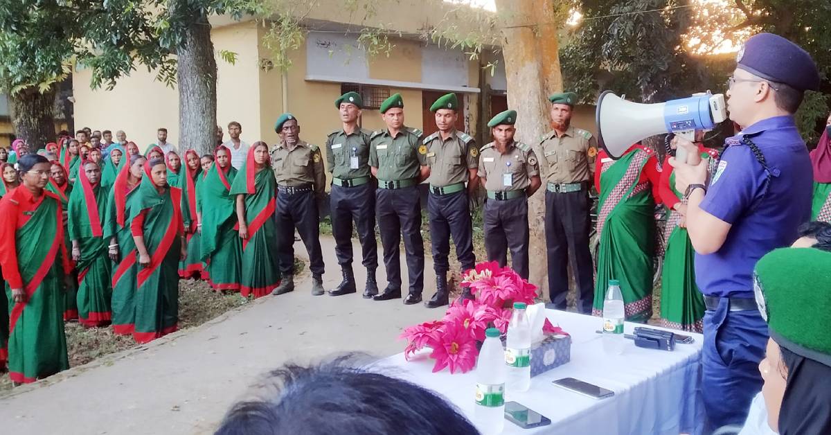 কমলগঞ্জ উপজেলা আনসার ও ভিডিপি’র উদ্যোগে ব্রিফিং প্যারেড। ছবি- আই নিউজ