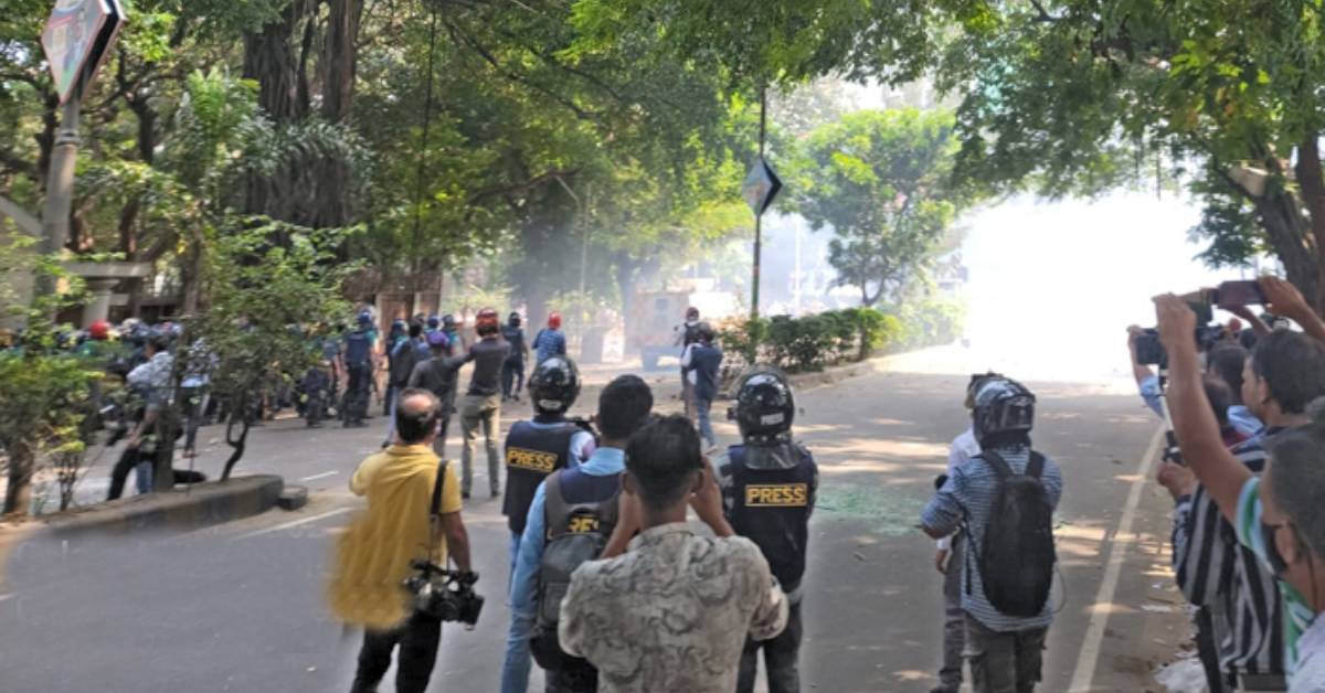 কাকরাইলে বিএনপি-পুলিশে ধাওয়া পাল্টা ধাওয়া। ছবি- সংগৃহীত কাকরাইলে বিএনপি-পুলিশে ধাওয়া পাল্টা ধাওয়া। ছবি- সংগৃহীত
