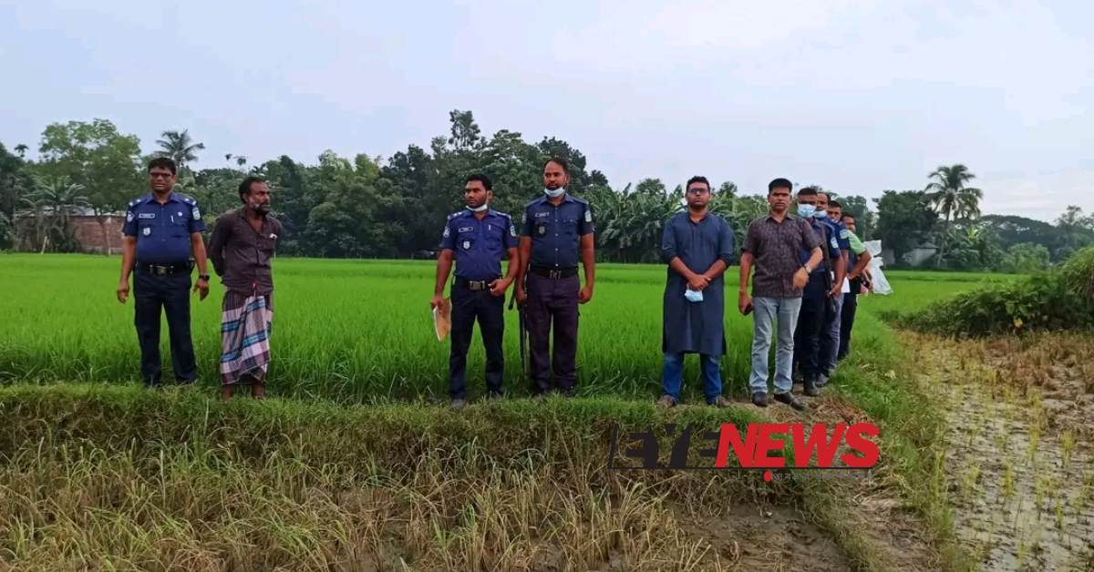 সিধলং বিল থেকে লা-শ উ-দ্ধা-র করতে যাচ্ছে পুলিশ। ছবি- আই নিউজ