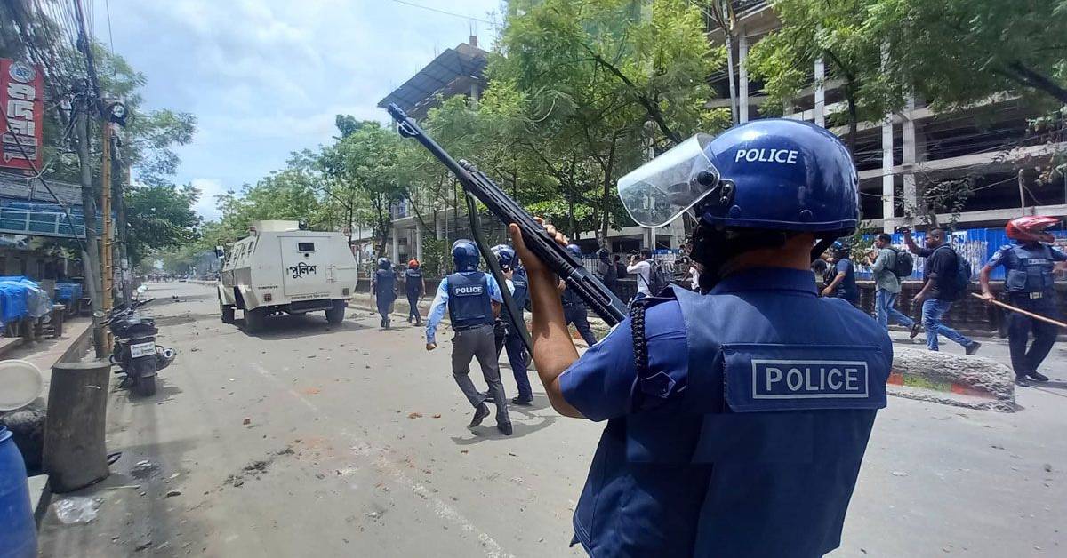 বিএনপির অবরোধ কর্মসূচিতে পুলিশের ধাওয়া। ছবি- সংগৃহীত