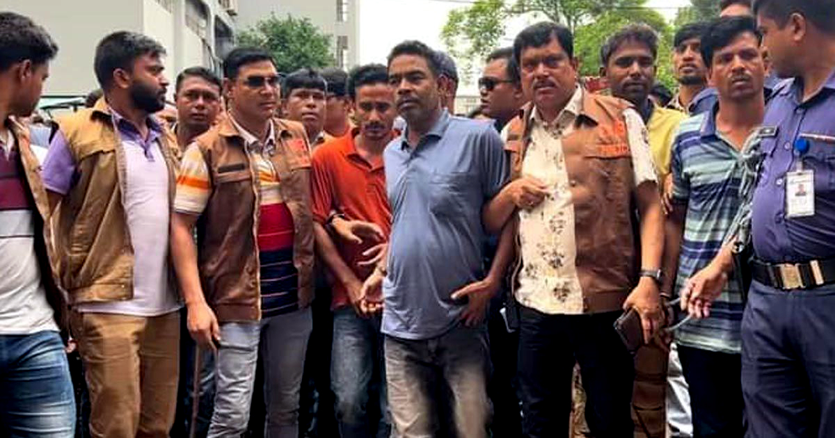 আসামী ইউপি চেয়ারম্যান বাবুসহ সকল আসামীকে শুনানির জন্য আজ আদালতে আনা হয়। ছবি- সংগৃহীত আসামী ইউপি চেয়ারম্যান বাবুসহ সকল আসামীকে শুনানির জন্য আজ আদালতে আনা হয়। ছবি- সংগৃহীত