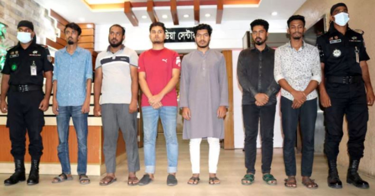 প্রতারণা চক্রের আটক সদস্যরা। ছবি- সংগৃহীত
