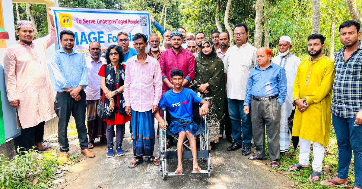 শারীরিক প্রতিবন্ধীদের মাঝে ইমেজ ফাউন্ডেশনের হুইল চেয়ার বিতরণ