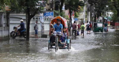 সিলেট নগরীতে কমতে শুরু করেছে বন্যার পানি 