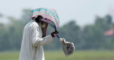আবারও বাড়ছে তাপমাত্রা, হাঁসফাঁশ জীবন 