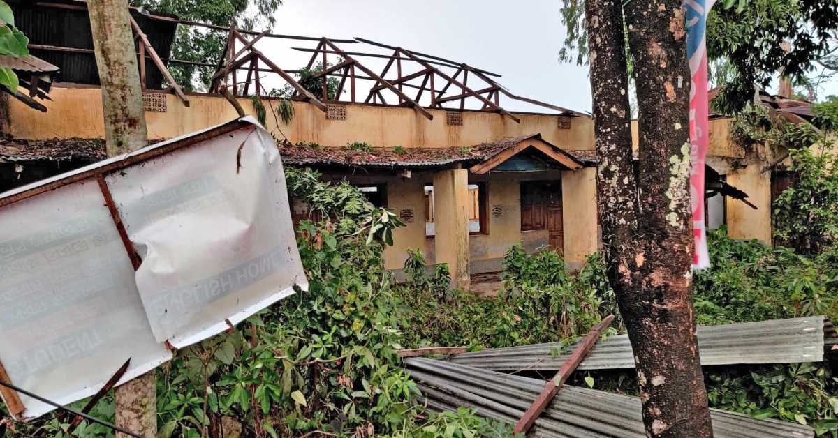 ঝড়ে ও শিলাবৃষ্টির ফলে মৌলভীবাজার সদর, শ্রীমঙ্গল, কমলগঞ্জ ও কুলাউড়া উপজেলা বিদ্যুৎ বিচ্ছিন্ন হয়ে পড়ে।