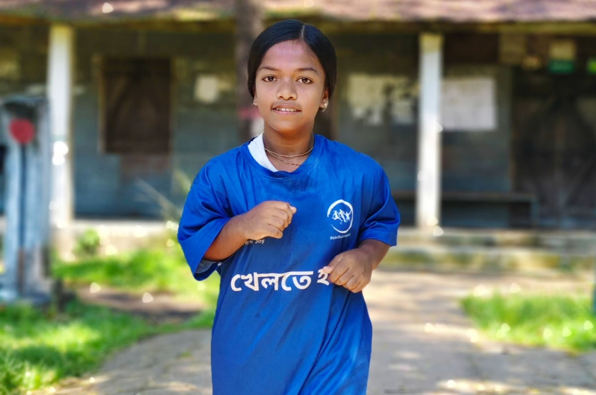 শ্রীমঙ্গলের অষ্টম শ্রেণি পড়ুয়া দৌঁড়বিদ চৈতী রানী দেব। ছবি: আই নিউজ