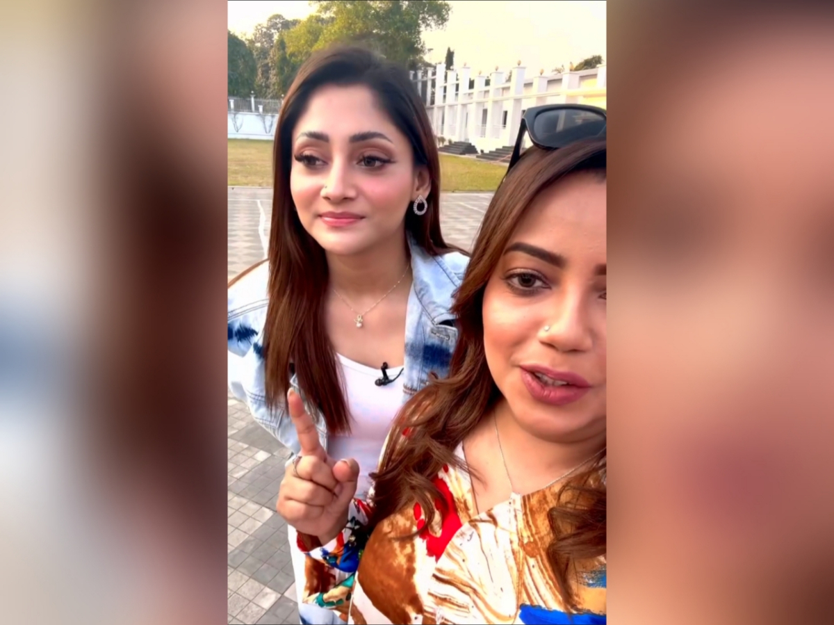 কনার ফেসবুকের ভিডিও থেকে নেওয়া ছবি।