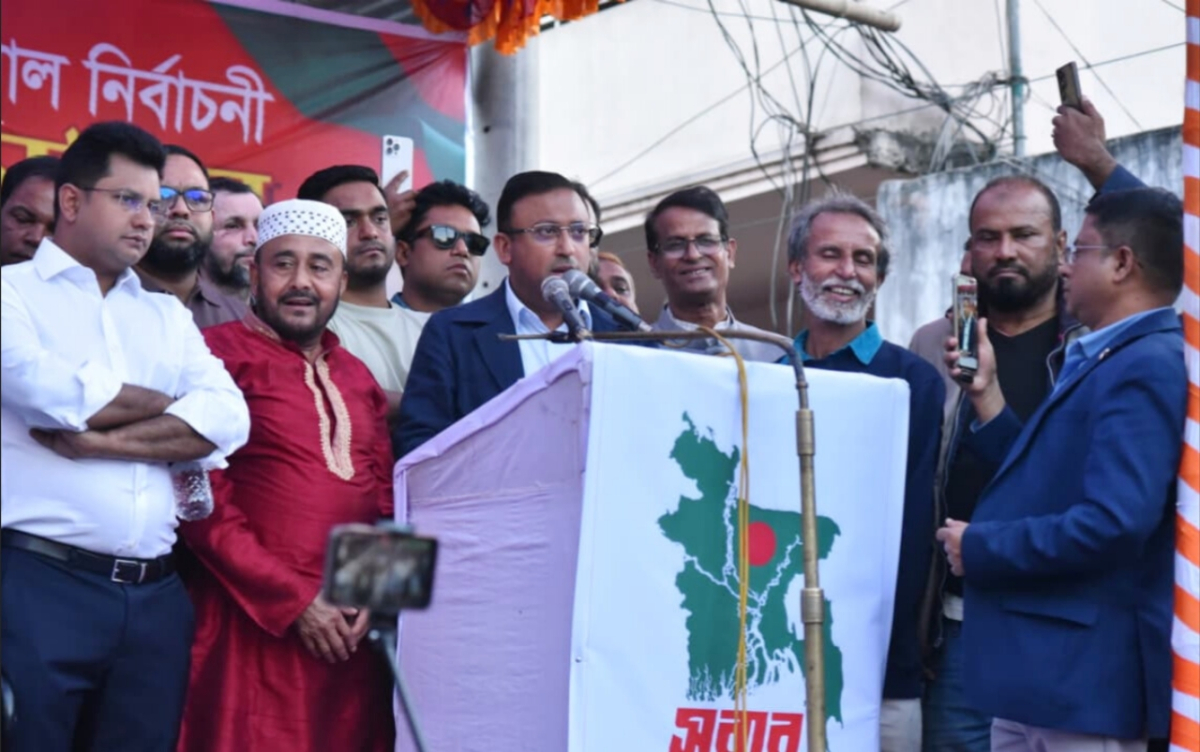 বিএনপি চেয়ারপারসন তারেক রহমানের পররাষ্ট্রবিষয়ক উপদেষ্টা হুমায়ুন কবির বক্তব্য রাখেন। ছবি: আই নিউজ