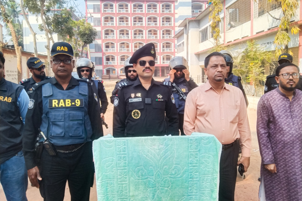 র‍্যাব-৯ এর ক্যাম্প কমান্ডার ও সহকারী পুলিশ সুপার মো. আরিফুর রহমান। ছবি: আই নিউজ