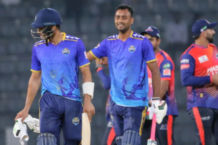 রাজশাহীকে হারিয়ে শীর্ষে চট্টগ্রাম রয়্যালস রাজশাহীকে হারিয়ে শীর্ষে চট্টগ্রাম রয়্যালস