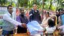 কমলগঞ্জে প্রতিবন্ধী চা শ্রমিকদের মাঝে শীতবস্ত্র বিতরণ