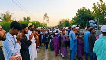 আধ্যাত্মিক আবহে হাজারো মুসল্লির সম্মিলিত কবর জিয়ারত