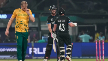 প্রোটিয়াদের উড়িয়ে ফাইনালে নিউজিল্যান্ড