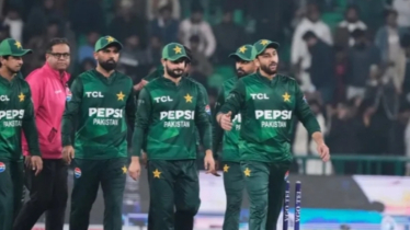 পাকিস্তানি ক্রিকেটারের বিরুদ্ধে নারী কর্মীকে হেনস্তার অভিযোগ