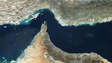 পারমাণবিক স্থাপনায় হামলা হলে হরমুজ প্রণালি বন্ধের হুঁশিয়ারি পারমাণবিক স্থাপনায় হামলা হলে হরমুজ প্রণালি বন্ধের হুঁশিয়ারি