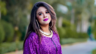 এখন ঈদ মানে কিছুটা আনন্দ, কিছুটা কষ্ট: ঐশী এখন ঈদ মানে কিছুটা আনন্দ, কিছুটা কষ্ট: ঐশী