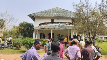 ১৩ বছরের শিশুর মৃত্যু, চিকিৎসা অবহেলার অভিযোগে বিক্ষোভ ১৩ বছরের শিশুর মৃত্যু, চিকিৎসা অবহেলার অভিযোগে বিক্ষোভ