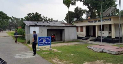 চাতলা চেকপোস্টে ডিউটিতে নেমেছে পুলিশ চাতলা চেকপোস্টে ডিউটিতে নেমেছে পুলিশ