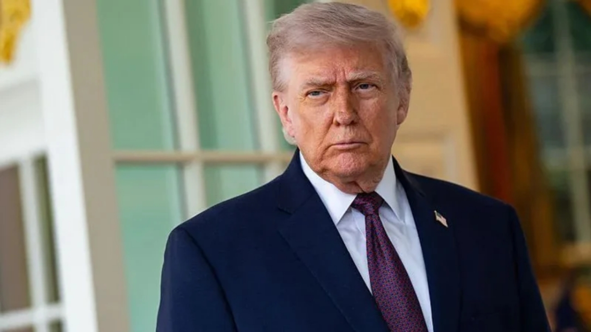 হরমুজ প্রণালিতে অবরোধের মধ্যেই ‘ইরান যু`দ্ধ শেষের পথে’: ট্রাম্প