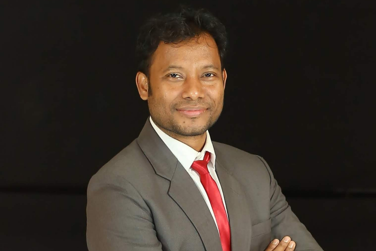 চক্ষুলজ্জার বিসর্জন: আধুনিকতার নামে আমরা আসলে কী হারাচ্ছি?