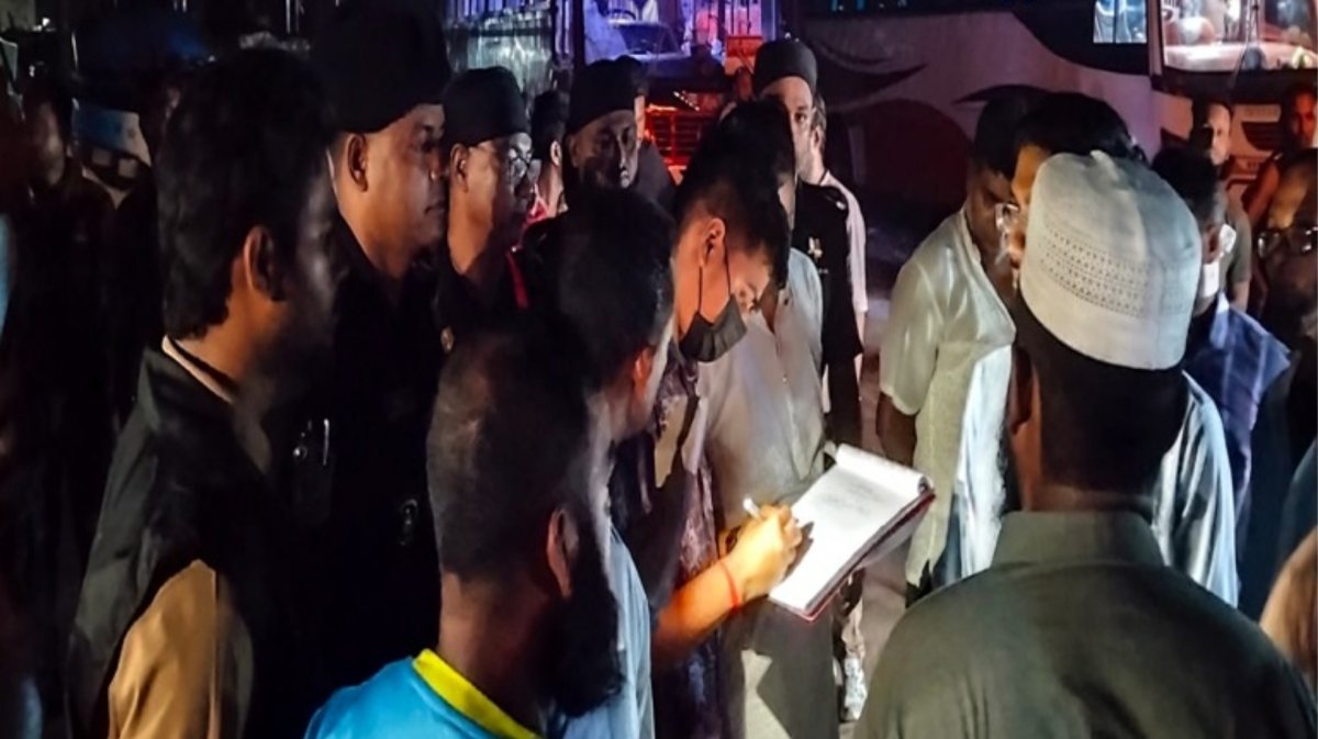 সুনামগঞ্জে ৪ স্লিপার কোচকে ২ লাখ টাকা জরিমানা সুনামগঞ্জে ৪ স্লিপার কোচকে ২ লাখ টাকা জরিমানা