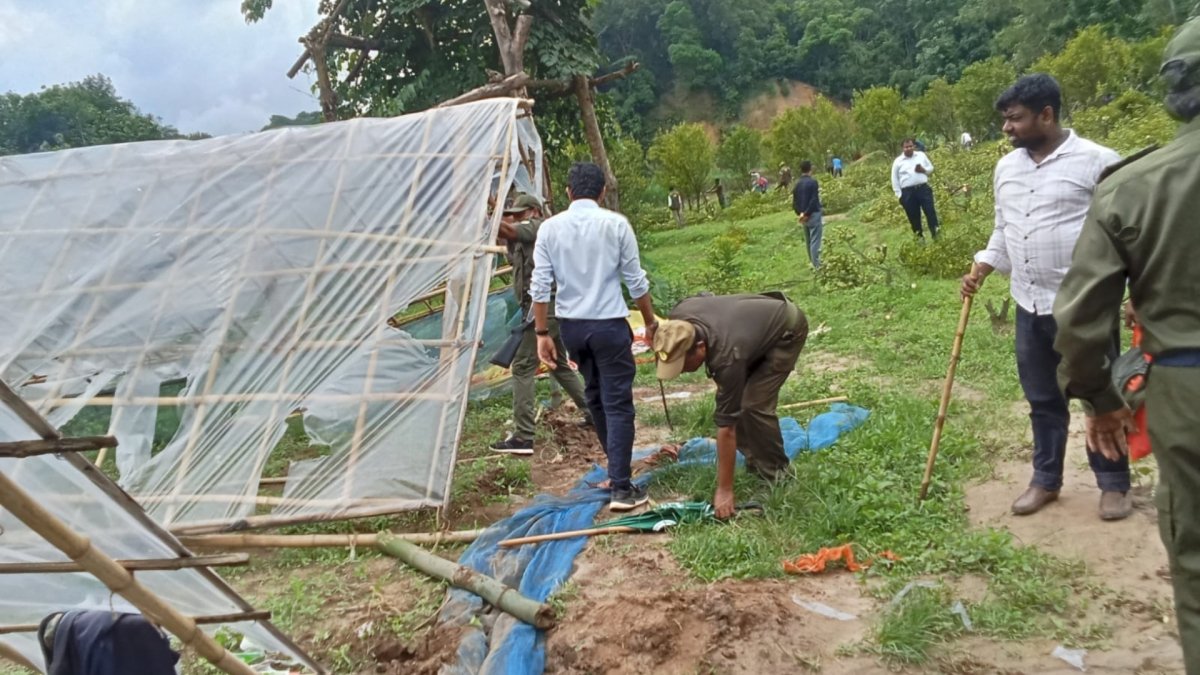 মৌলভীবাজারে সংরক্ষিত বনের ৫ একর ভূমি উদ্ধার মৌলভীবাজারে সংরক্ষিত বনের ৫ একর ভূমি উদ্ধার