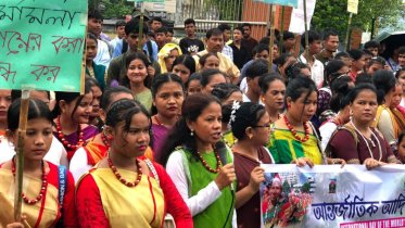 আদিবাসীরা নাগরিক হয়েও অনেক রাষ্ট্রীয় সুযোগ-সুবিধা থেকে বঞ্চিত আদিবাসীরা নাগরিক হয়েও অনেক রাষ্ট্রীয় সুযোগ-সুবিধা থেকে বঞ্চিত