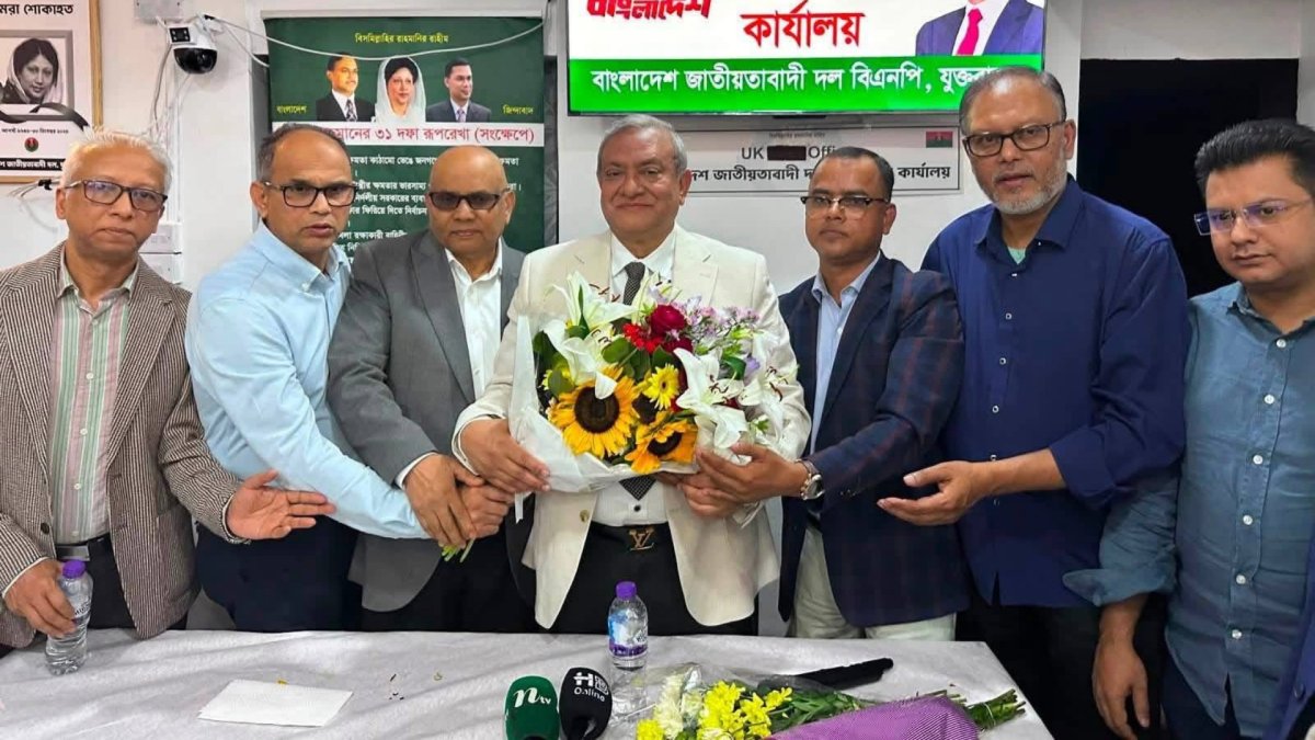 দেশ ঋণে জর্জরিত, অর্থনীতি পুনরুদ্ধারই সবচেয়ে বড় চ্যালেঞ্জ